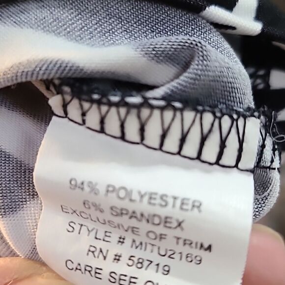 Notations Black & White Abstract Print Top with Silver Chain Accents, Size XL - Picture 8 of 8